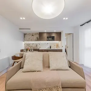 Stunning & Newly Refurbished Appartement