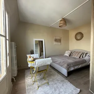 Studio Entierement Renove Place De La Bastille Appartement